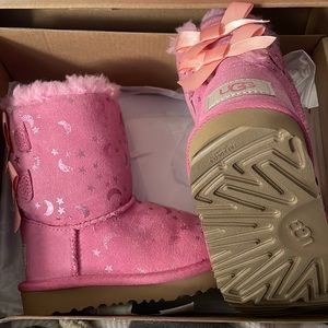 UGG SIZE 9C $55